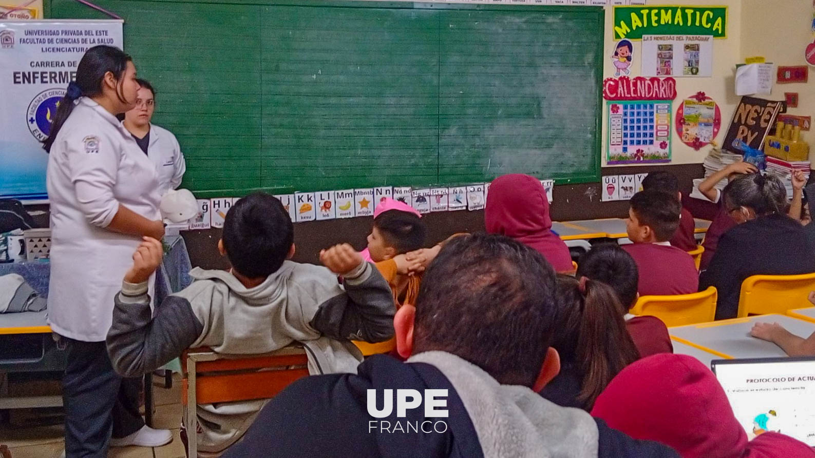 Estudiantes de Enfermería desarrollaron taller de primeros auxilios en la Escuela Mariano Bobadilla